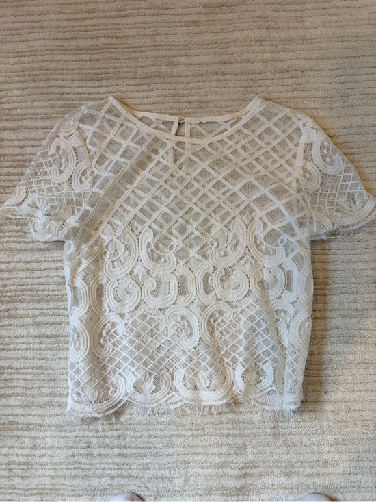 None Tops - White Lace Short Sleeve Blouse with Geometric Overlay